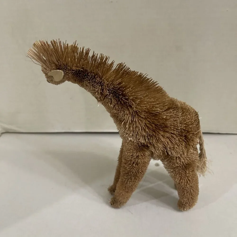 Buri Bristle Brushart Giraffe 8.5